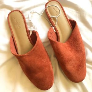 Univeral threads Suede slip ons